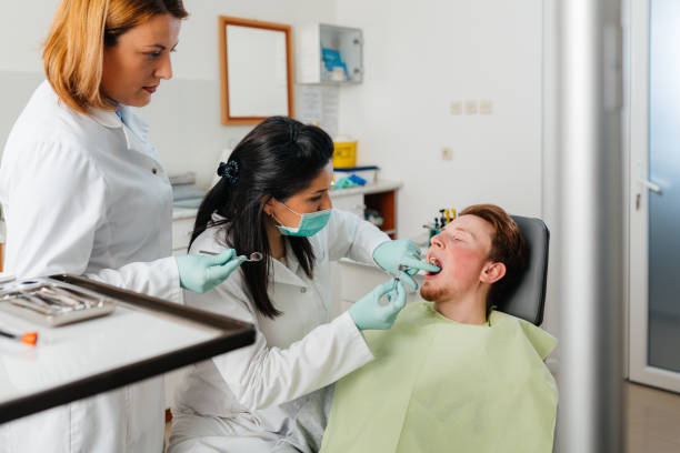 Best Emergency Tooth Extraction in Trophy Clu, TX